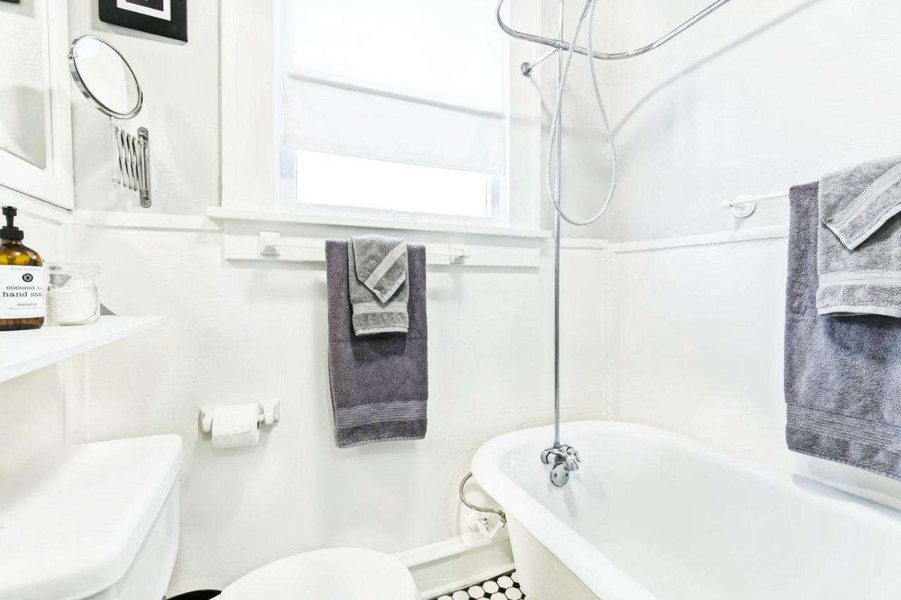 Urban Convenience Studio Flat ダラス エクステリア 写真